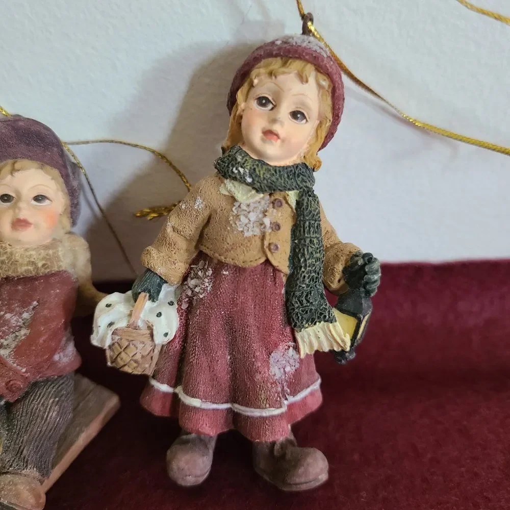 Vintage Resin Christmas Winter Young Children Ornaments Set Old-Fashioned Dress
